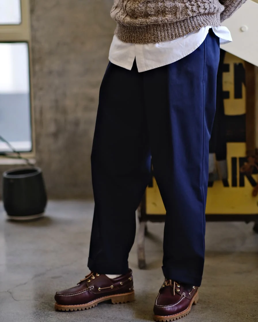 Single Pleated Chino Trousers - Image 4