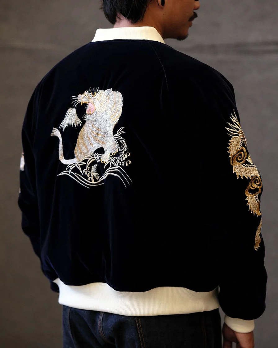 Quilted Souvenir Valvet Jacket Tiger&Dragon Embroidery - Image 5