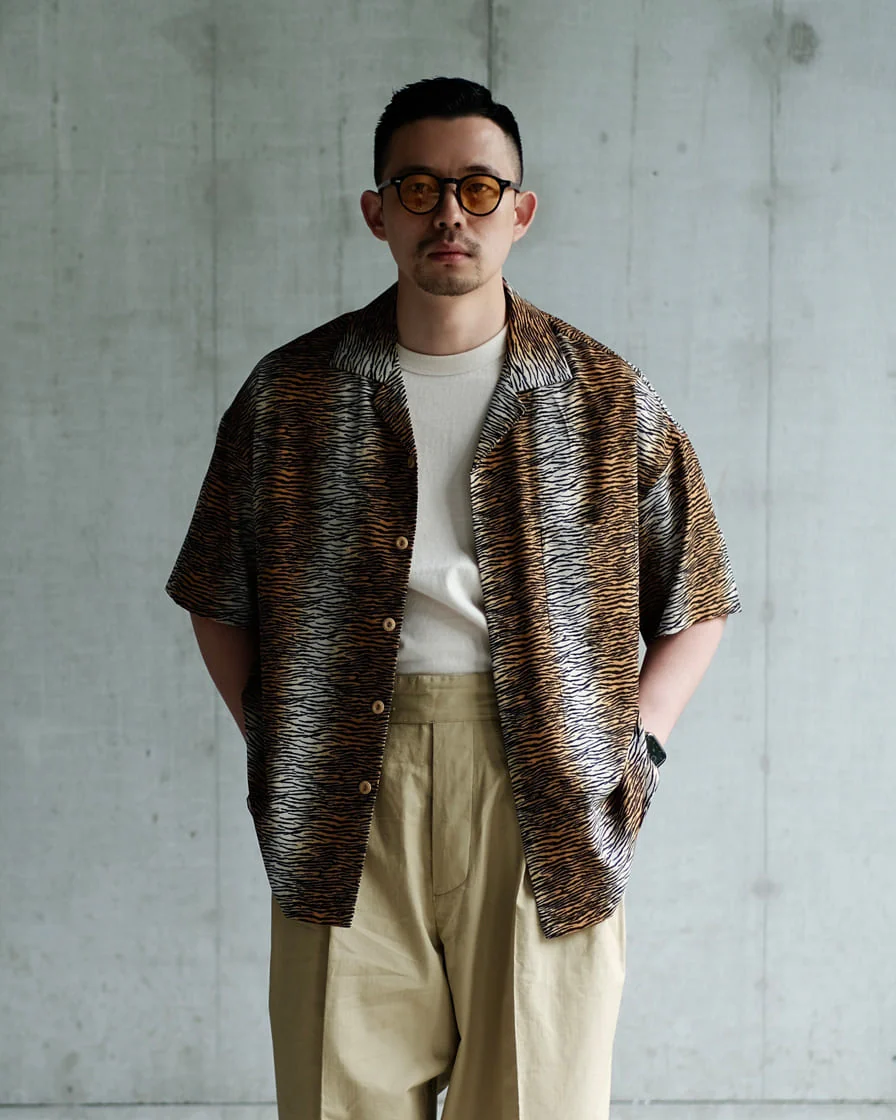 Tiger Pattern Printed Aloha Shirt - Image 3