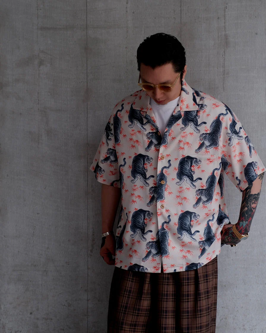 Tiger Printed Aloha Shirt - Image 4