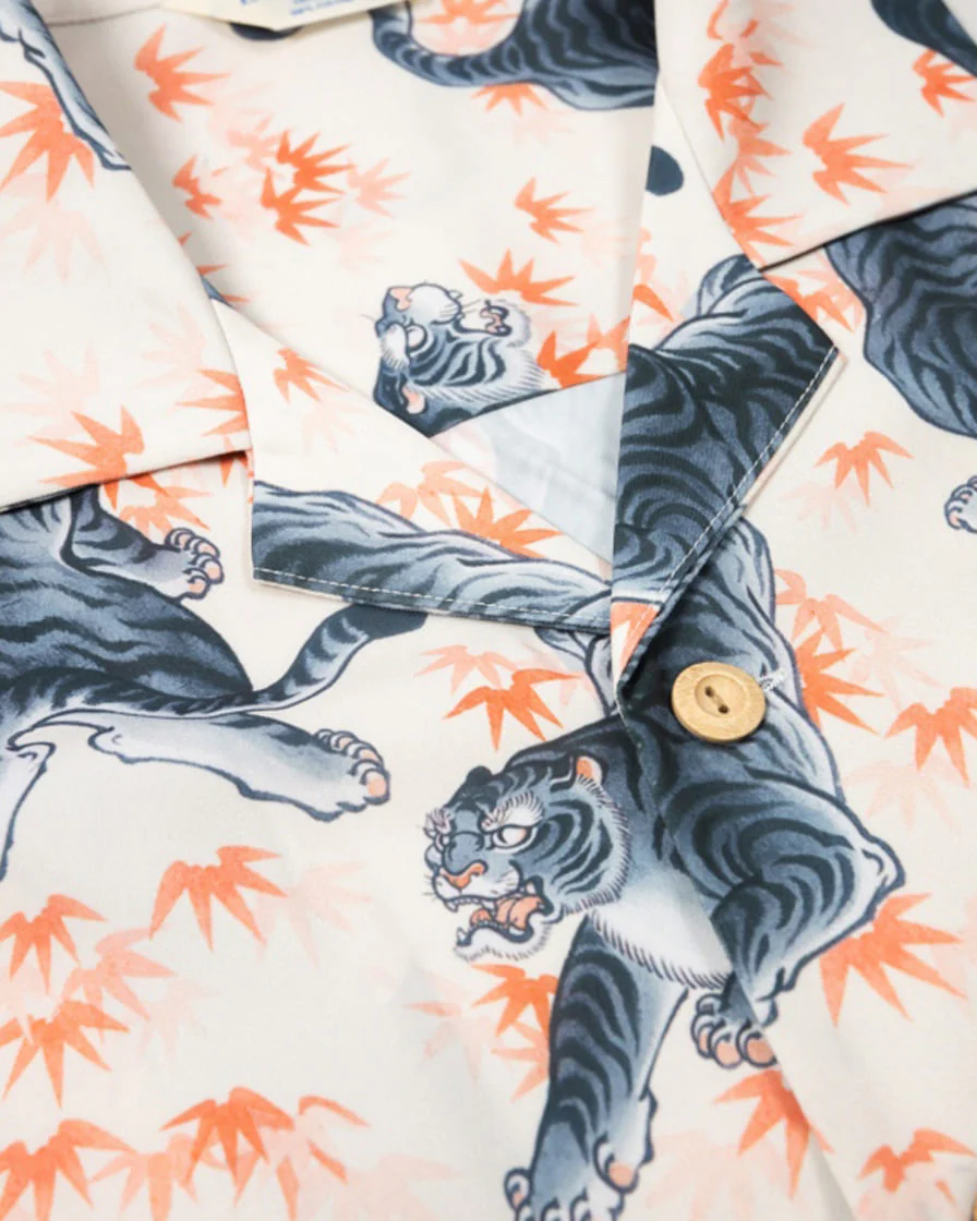 Tiger Printed Aloha Shirt - Image 7