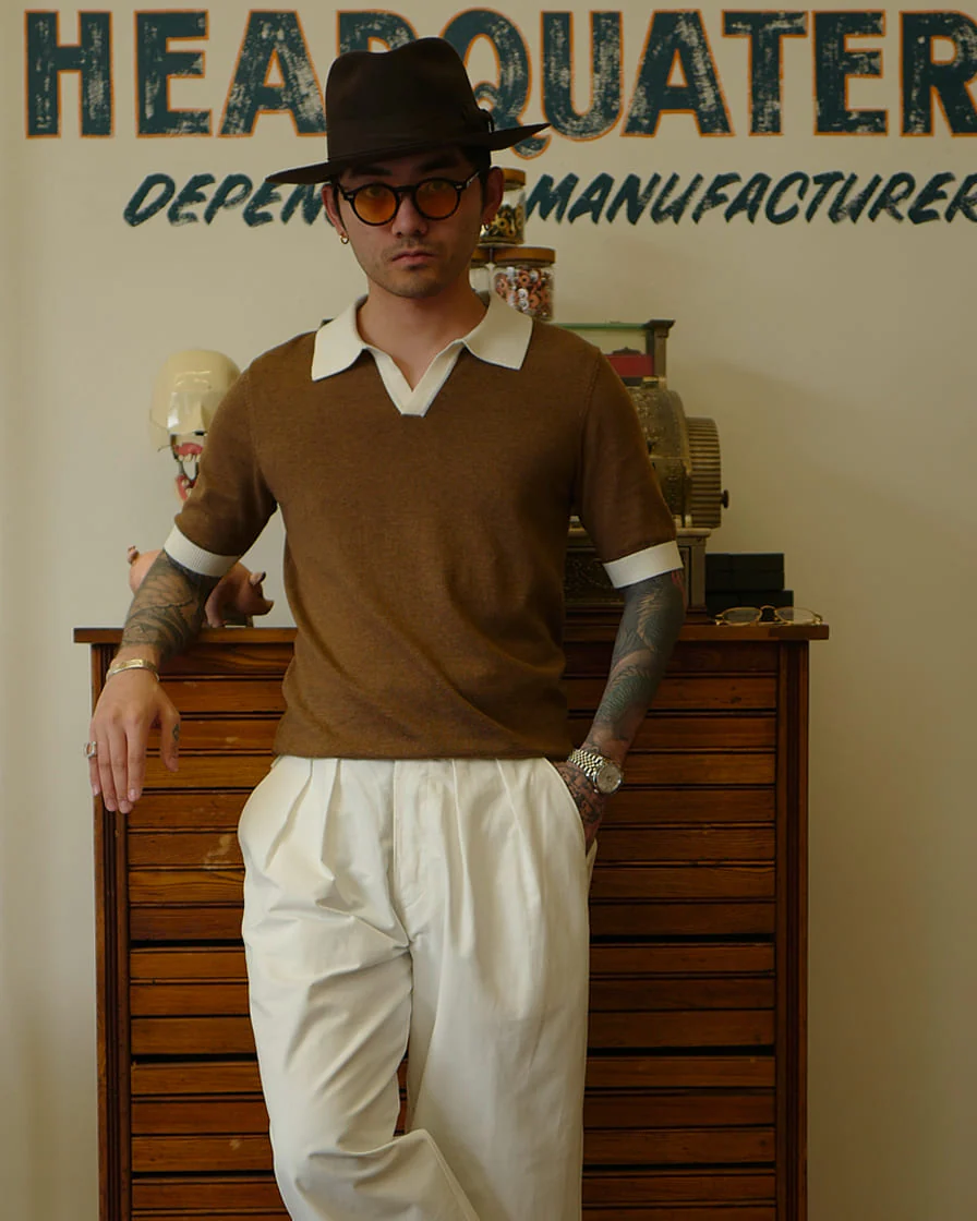 Two Tone Buttonless Polo Shirt - Image 5