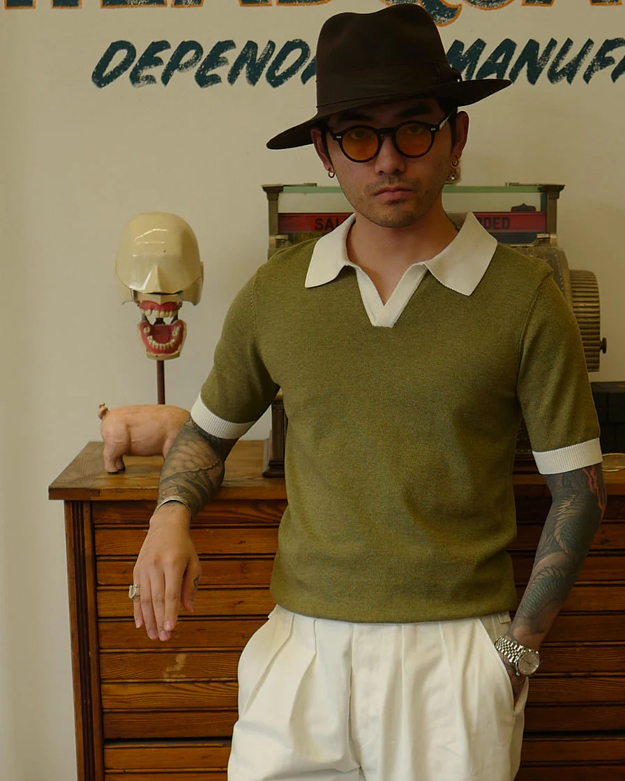 Two Tone Buttonless Polo Shirt - Image 6