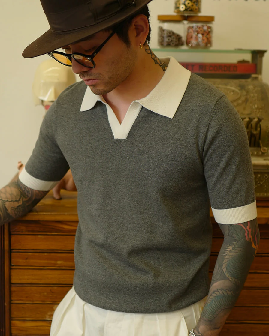 Two Tone Buttonless Polo Shirt - Image 9